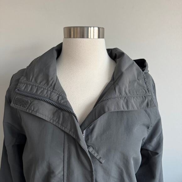 Lands’ End CS Outrigger Mesh Lined Jacket w/Hood Storm Flap Soapstone Small NWT - Picture 2 of 16